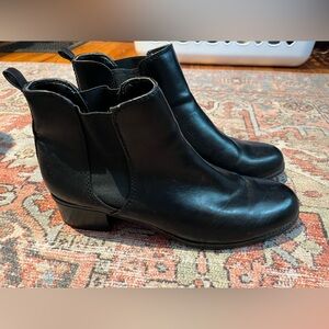 Bandolino Women’s 9.5 Ankle Boots